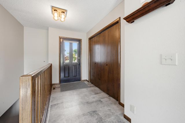 186 Prairiewood Drive S, Fargo, ND 58103