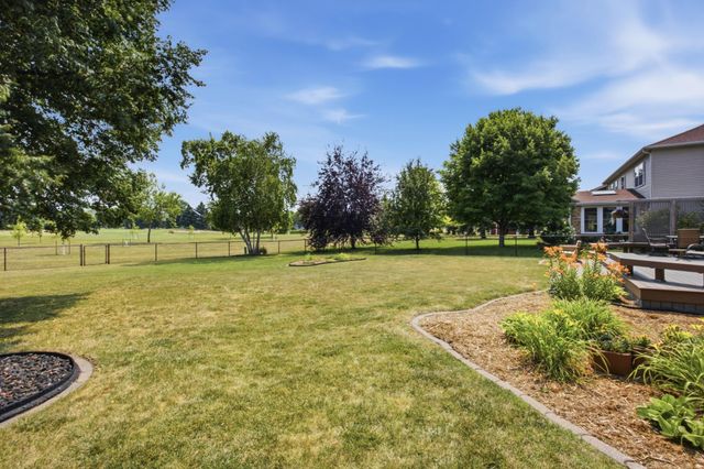 186 Prairiewood Drive S, Fargo, ND 58103