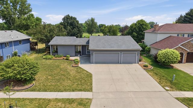 186 Prairiewood Drive S, Fargo, ND 58103