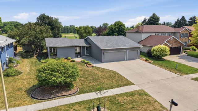 186 Prairiewood Drive S, Fargo, ND 58103