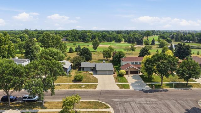 186 Prairiewood Drive S, Fargo, ND 58103