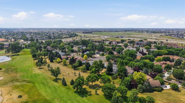 186 Prairiewood Drive S, Fargo, ND 58103