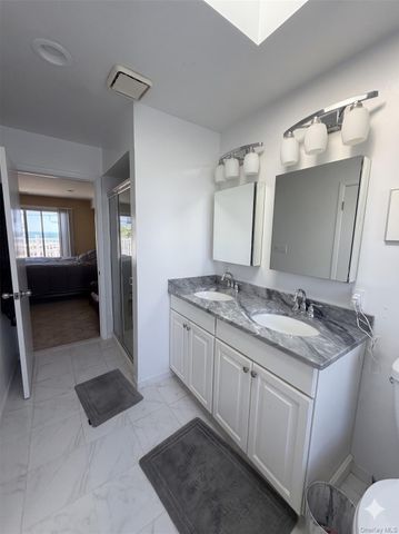 133 W Broadway, Long Beach, NY 11561