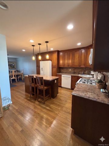 133 W Broadway, Long Beach, NY 11561