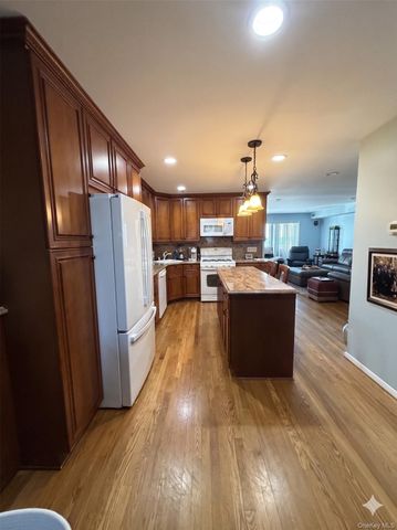 133 W Broadway, Long Beach, NY 11561