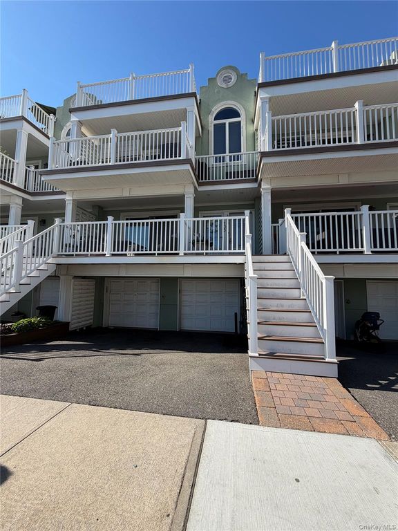 133 W Broadway, Long Beach, NY 11561