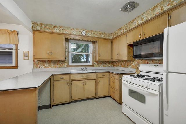 962 COPPENS ROAD, Green Bay, WI 54303
