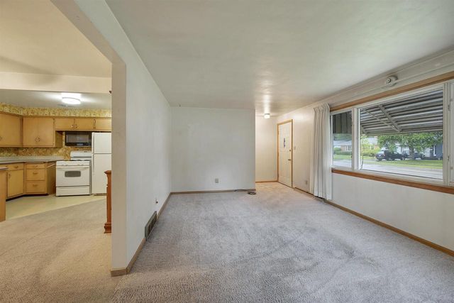 962 COPPENS ROAD, Green Bay, WI 54303