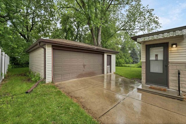 962 COPPENS ROAD, Green Bay, WI 54303