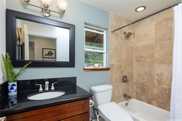 2123 10th Avenue D, Honolulu, HI 96816