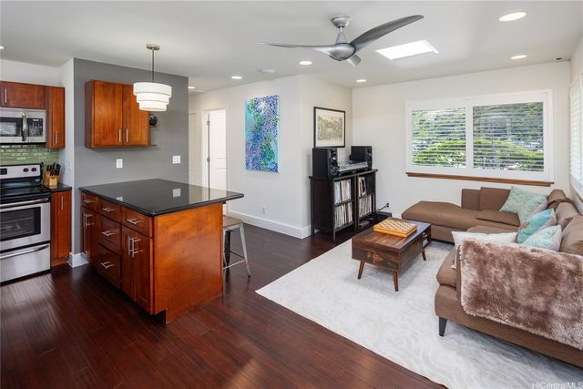2123 10th Avenue D, Honolulu, HI 96816