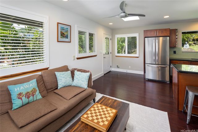 2123 10th Avenue D, Honolulu, HI 96816
