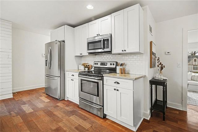 7221 Walnut Street, Kansas City, MO 64114