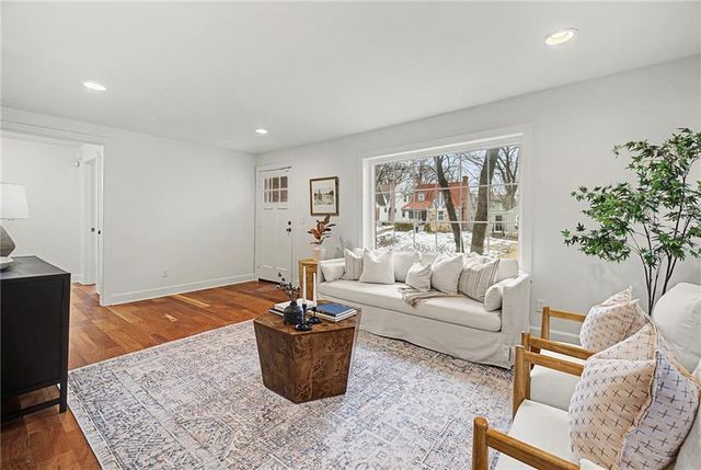 7221 Walnut Street, Kansas City, MO 64114