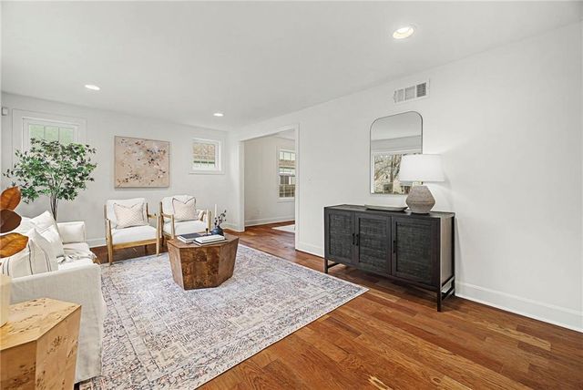 7221 Walnut Street, Kansas City, MO 64114