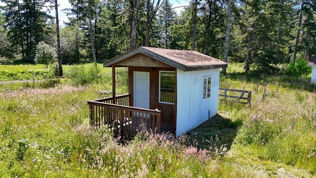 10407 133rd Avenue SE, Rainier, WA 98576