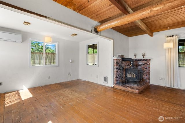 10407 133rd Avenue SE, Rainier, WA 98576