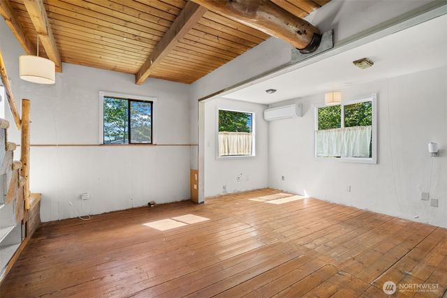 10407 133rd Avenue SE, Rainier, WA 98576