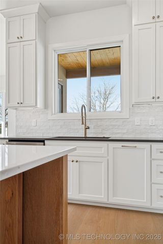 17623 E White Tail Cove, Owasso, OK 74055