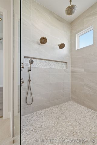 17623 E White Tail Cove, Owasso, OK 74055