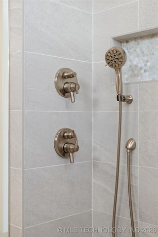 17623 E White Tail Cove, Owasso, OK 74055