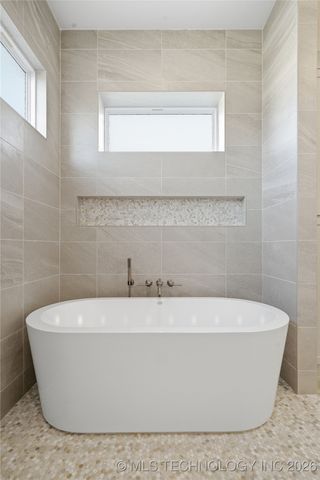 17623 E White Tail Cove, Owasso, OK 74055