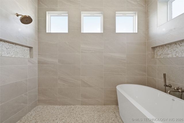 17623 E White Tail Cove, Owasso, OK 74055