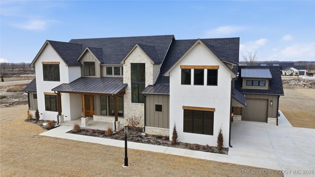 17623 E White Tail Cove, Owasso, OK 74055
