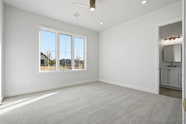 17623 E White Tail Cove, Owasso, OK 74055