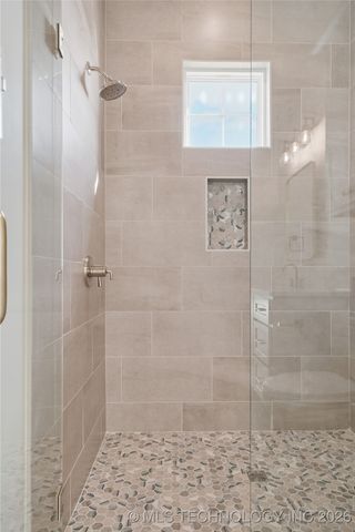 17623 E White Tail Cove, Owasso, OK 74055