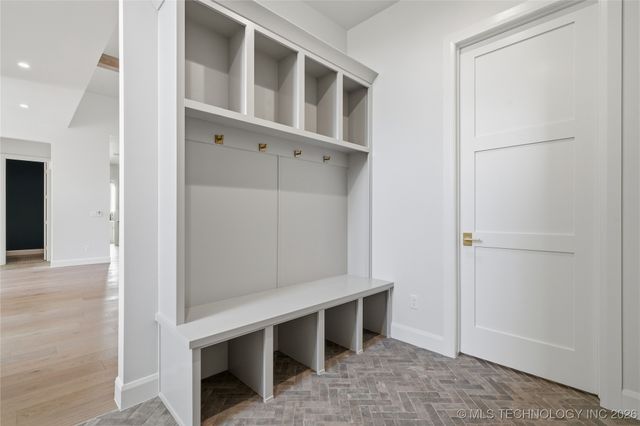 17623 E White Tail Cove, Owasso, OK 74055