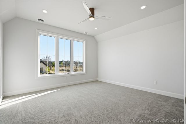 17623 E White Tail Cove, Owasso, OK 74055