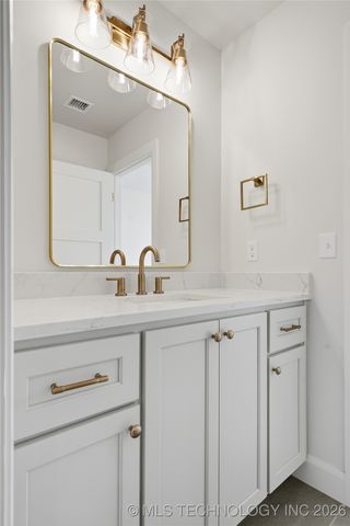 17623 E White Tail Cove, Owasso, OK 74055