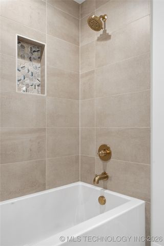 17623 E White Tail Cove, Owasso, OK 74055