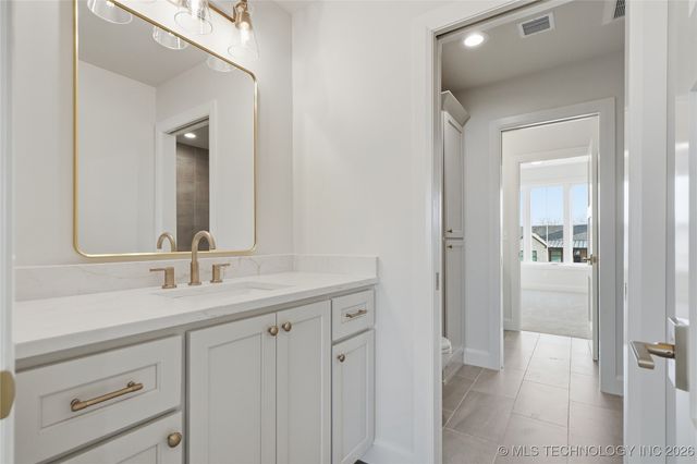 17623 E White Tail Cove, Owasso, OK 74055