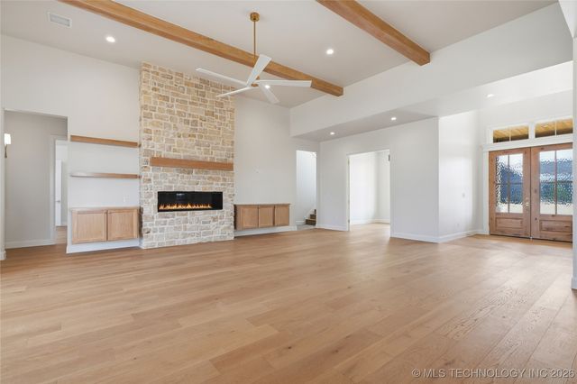 17623 E White Tail Cove, Owasso, OK 74055