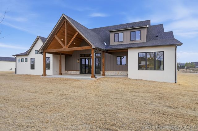 17623 E White Tail Cove, Owasso, OK 74055