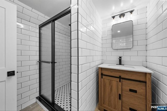 301 New Bridge Road, Bergenfield, NJ 07621