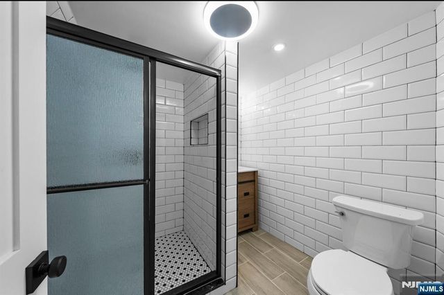 301 New Bridge Road, Bergenfield, NJ 07621