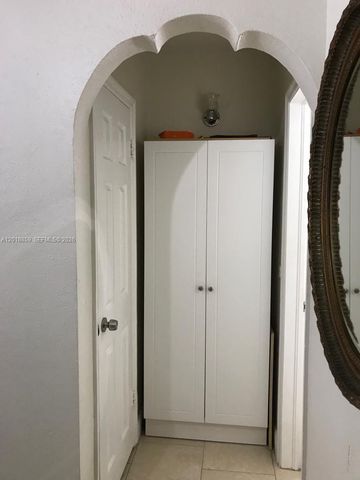 7921 Abbott Ave 4, Miami Beach, FL 33141