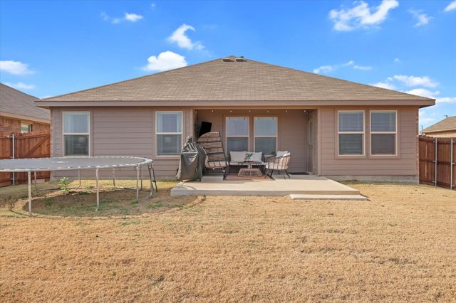 7916 Oaktown Drive, Fort Worth, TX 76131