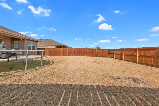 7916 Oaktown Drive, Fort Worth, TX 76131