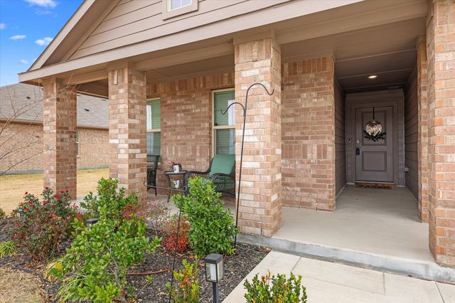 7916 Oaktown Drive, Fort Worth, TX 76131