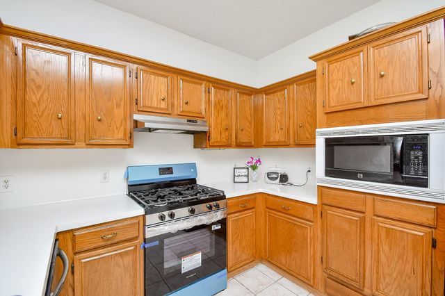 9338 Corner Oak Lane, Houston, TX 77036