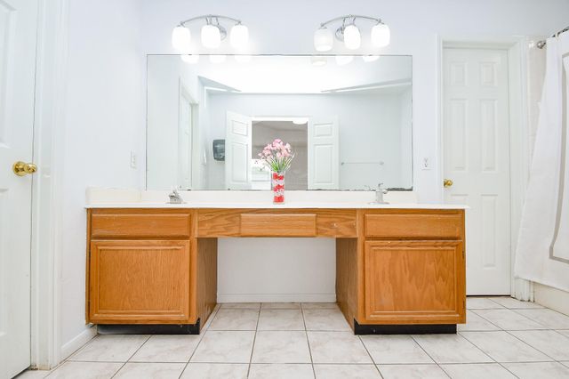9338 Corner Oak Lane, Houston, TX 77036