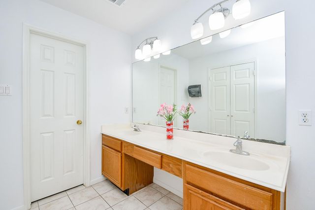 9338 Corner Oak Lane, Houston, TX 77036