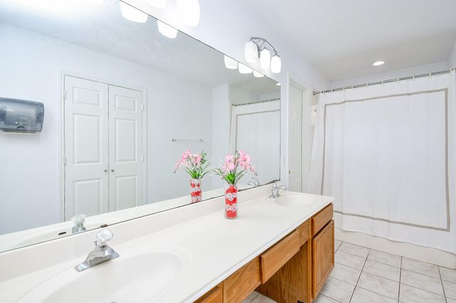 9338 Corner Oak Lane, Houston, TX 77036