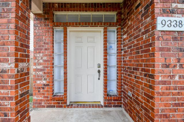 9338 Corner Oak Lane, Houston, TX 77036