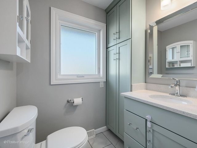715 Crest Street, Wheaton, IL 60189