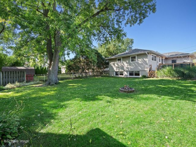 715 Crest Street, Wheaton, IL 60189